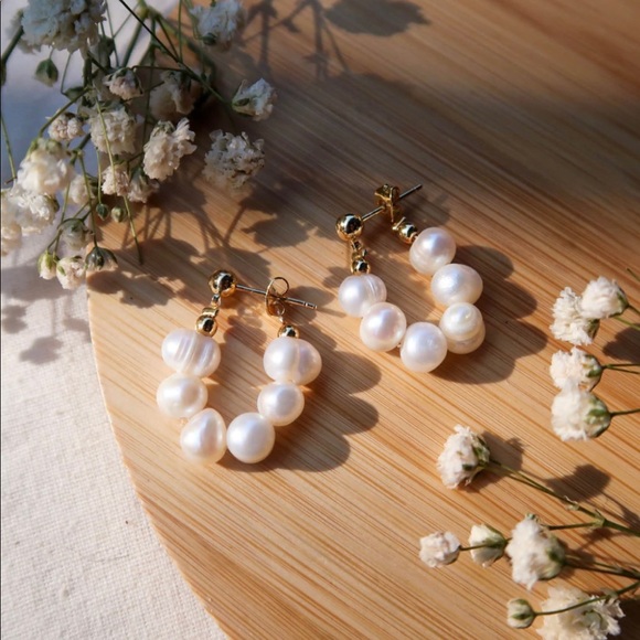 fresh water pearl hoop earrings - Picture 2 of 4